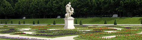 Bild: Blumenparterre im Hofgarten Schlei&szlig;heim