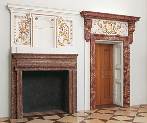 Picture: Old Palace, fireplace and door in the south part of the main tract