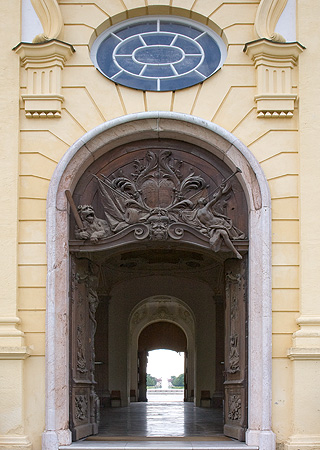 Picture: Central portal of the New Palace